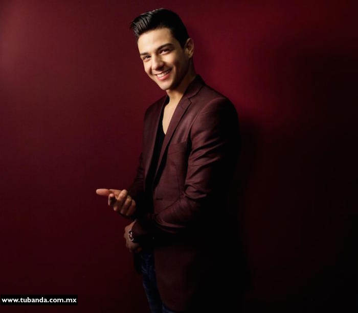 Luis Coronel es multinominado a los Premios Juventud