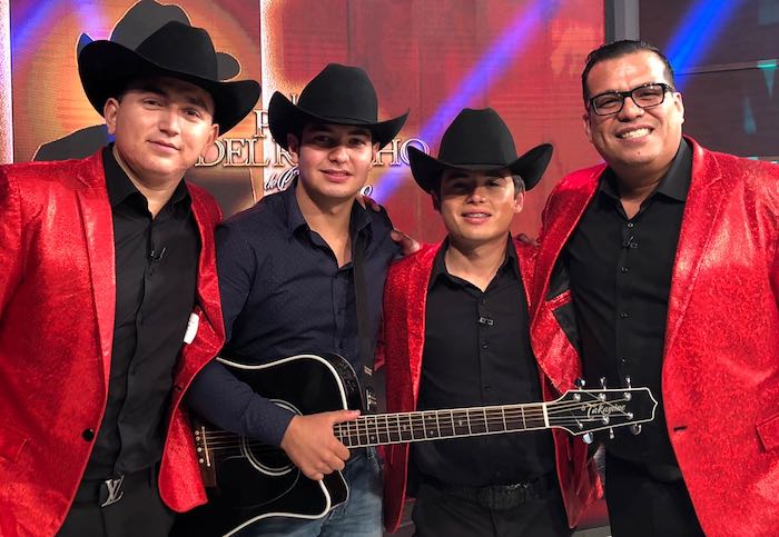 Los plebes del rancho de Ariel Camacho