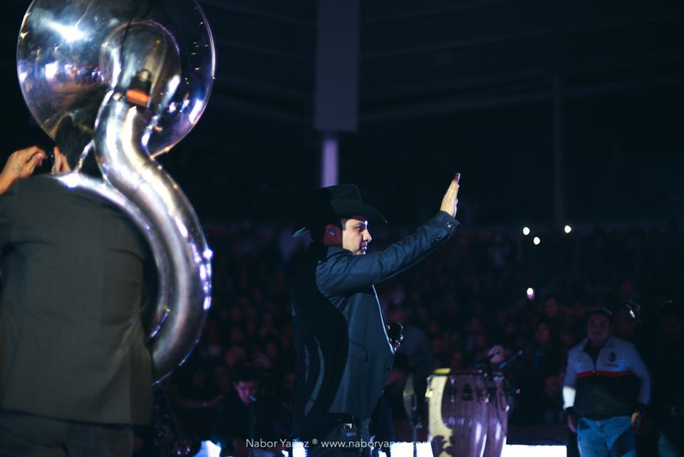 Julión Álvarez cierra con éxito la gira "Aquí andamos de regreso".