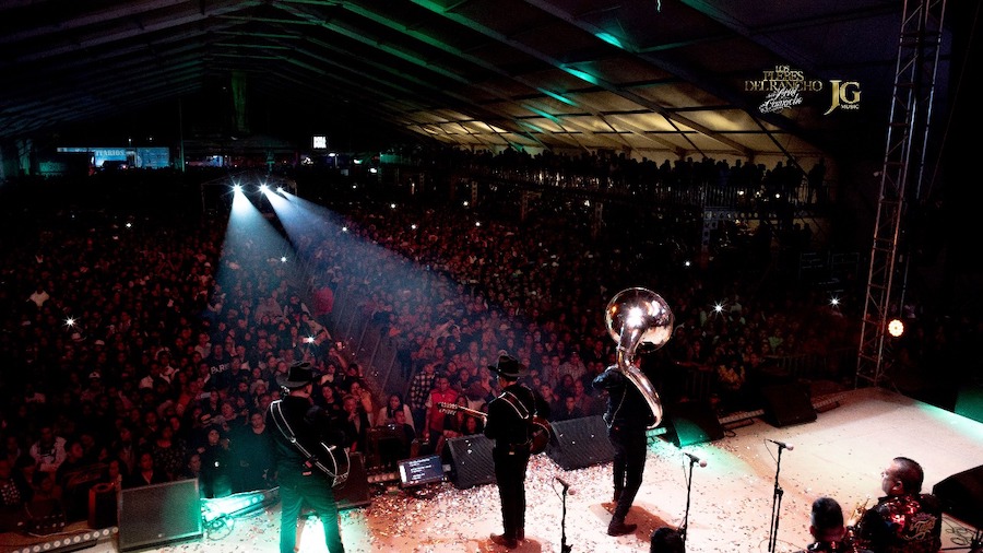 Los Plebes del Rancho triunfaron en la feria de San Isidro en Metepec