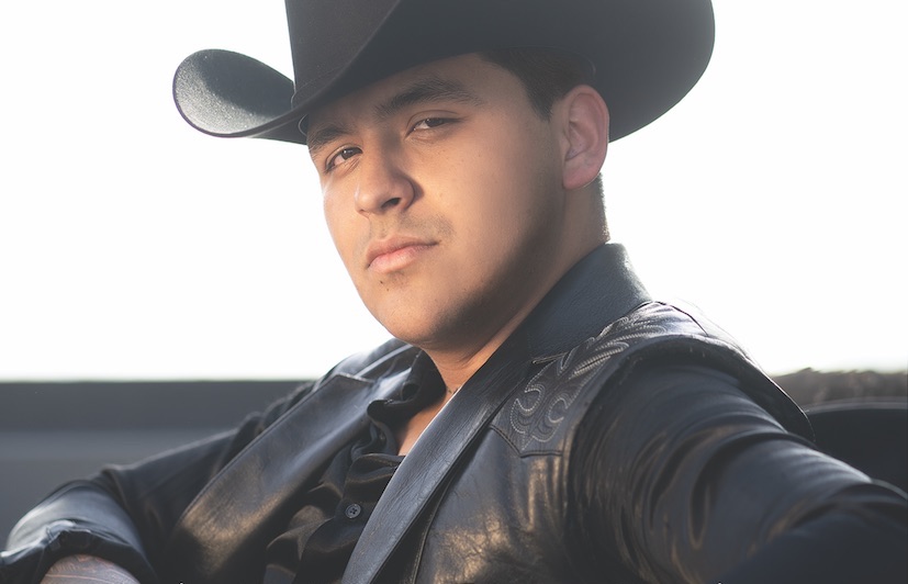 Christian Nodal es nominado a los Premios Juventud