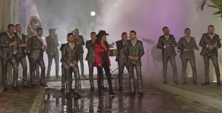 La canción más caliente en Guatemala es “Tú me obligaste”, de Banda El Recodo y Edith Márquez.