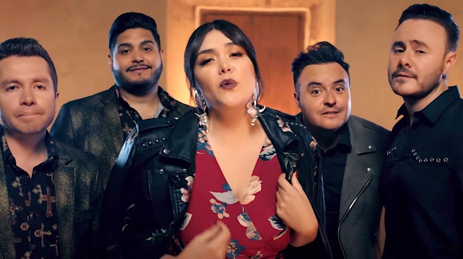 Río Roma, La Adictiva y Yuridia presenta la segunda parte del video "Yo te prefiero a ti" a ritmo de Banda