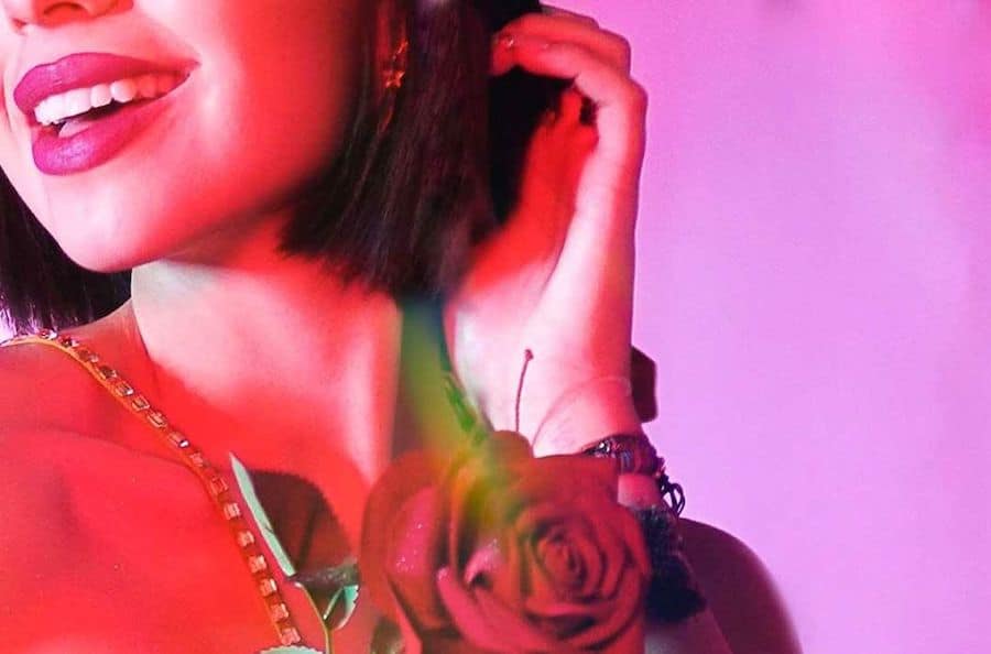"Como la flor" será el nuevo video oficial de Ángela Aguilar el cual estará disponible muy pronto, mientras tanto sigue muy activa en redes sociales.