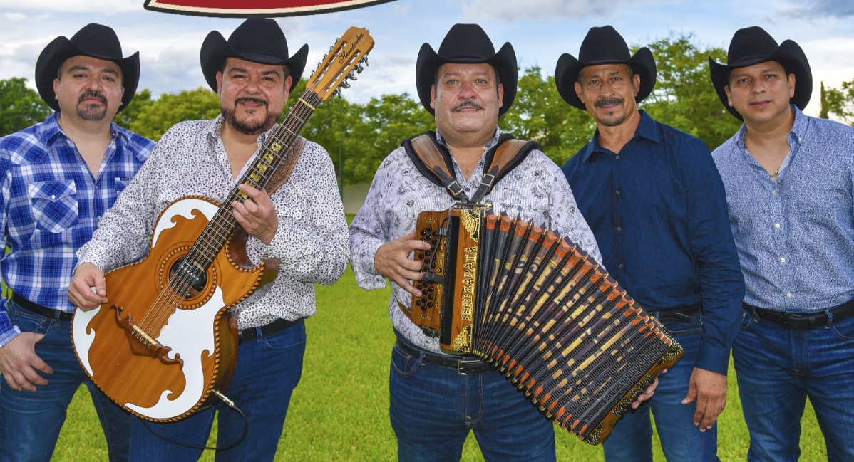 Grupo Pesado lanza "Estas se disfrutan con cerveza"