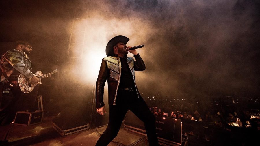 Gerardo Ortiz sigue imparable en su carrera musical y ahora el reconocido cantante lanza su nuevo sencillo titulado "Gente del Nini".